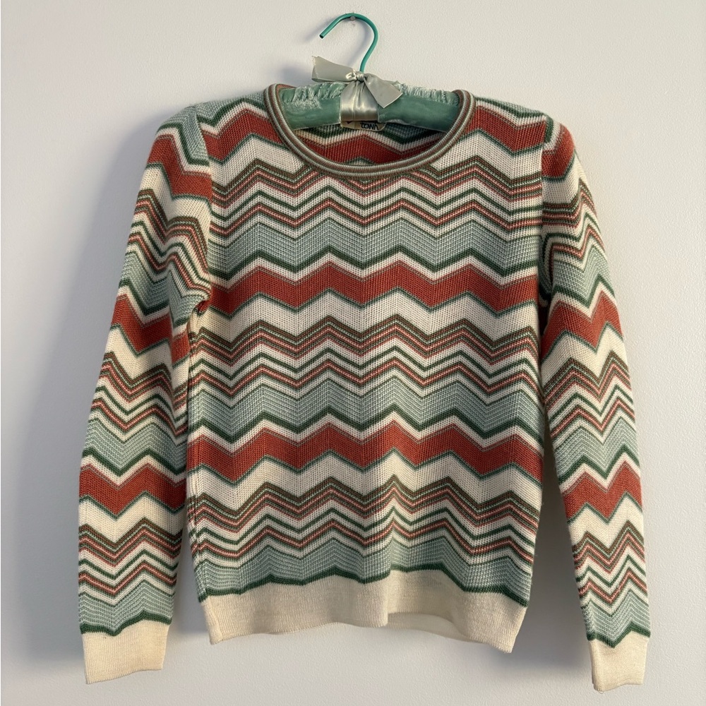 Vintage 60s-70s College Town Chevron Mint Green Cream Long Sleeve Sweater